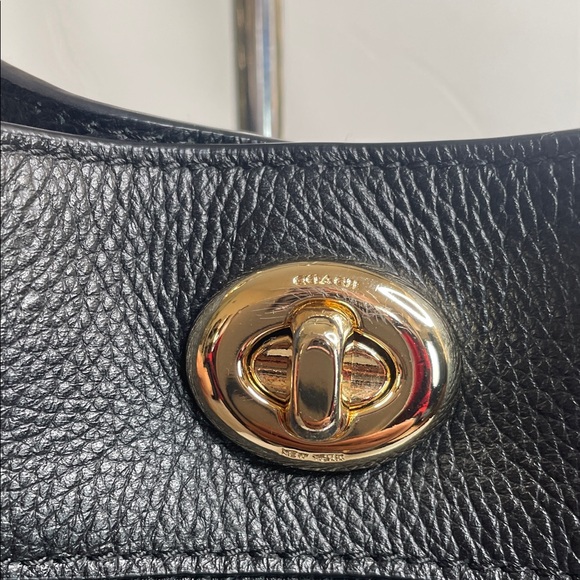 Coach Black Shoulder Bag with Gold Chain - Picture 3 of 16